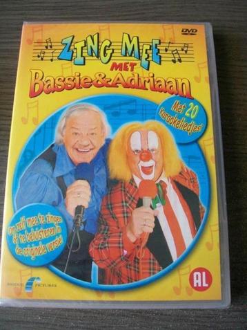  Bassie en Adriaan met Zing Mee nieuw in seal   beschikbaar voor biedingen