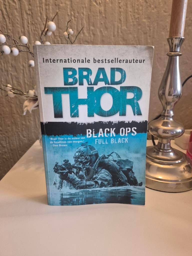 Black Ops Full Black - Brad Thor, Boeken, Ophalen of Verzenden, Gelezen, Brad Thor, Nederland