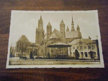 G32 - Maastricht - Vrijthof - Kerk - Muziektent - Mooi/Oud beschikbaar voor biedingen