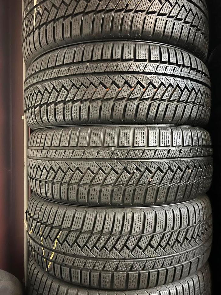 Vredestein Winterbanden 215-55-17 in TOP STAAT! 4 stuks, Auto-onderdelen, Banden en Velgen, Band(en), Winterbanden, 17 inch, 215 mm