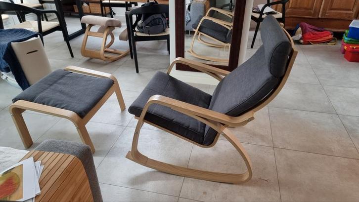 IKEA POÄNG schommelstoel en voetenbank, Huis en Inrichting, Fauteuils, 75 tot 100 cm, Ophalen