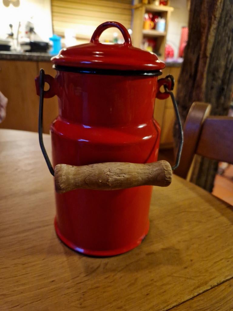 ROOD BROCANT EMAILLE MELKBUSJE, Ophalen of Verzenden