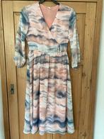 Prachtige pastelkleurige jurk YAS maat S zga nieuw, Overige kleuren, Ophalen of Verzenden, Zo goed als nieuw, Maat 36 (S)