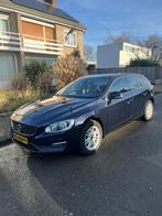 Volvo V60 D2 120pk Start/stop 2015 Blauw, Auto's, Voorwielaandrijving, Navigatiesysteem, Stof, Zwart