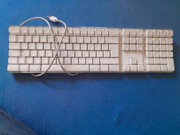 cherry keyboard van Apple met numeriek toetsenblok en 2 USB  beschikbaar voor biedingen