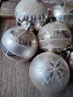 GEZOCHT; GRATIS KERSTBALLEN, Ophalen