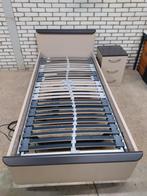 Elektrisch verstelbaar seniorenbed met nachtkastje, Ophalen, Verstelbaar, 90 cm, Eenpersoons