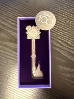 Disney attraction key (Sleutel) - Disney 100 - LE, Ophalen of Verzenden, Overige figuren, Nieuw, Beeldje of Figuurtje