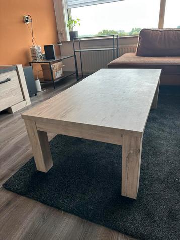 Inboedel licht eiken (salontafel/tv meubel/dressoir) beschikbaar voor biedingen