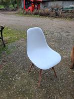 Witte Eames-stijl stoel, Hout, Wit, Ophalen of Verzenden, Zo goed als nieuw