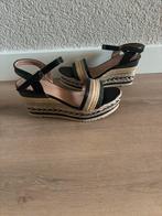 Sleehakken, Kleding | Dames, Schoenen, Ophalen of Verzenden, Zo goed als nieuw, Sneakers of Gympen