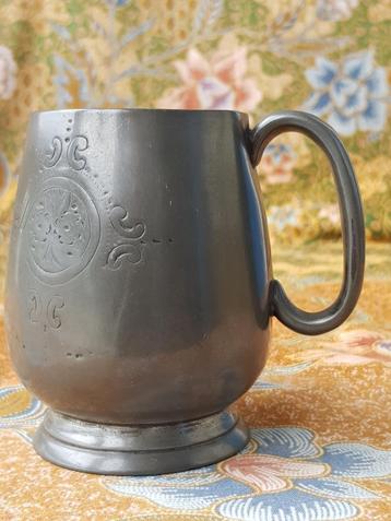 Mooie originele antieke beker uit Engeland 9,4 cm. uit 1860. beschikbaar voor biedingen