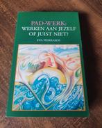 E. Pierrakos - Pad-werk: werken aan jezelf of juist niet?, Ophalen of Verzenden, Zo goed als nieuw, Spiritualiteit algemeen, Achtergrond en Informatie