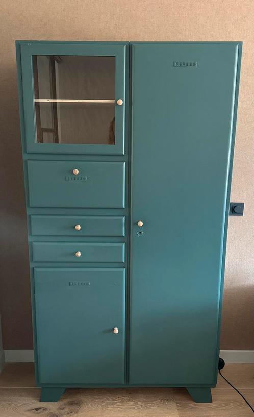Firma Zoethout wandkast kleur Klif, Huis en Inrichting, Kasten | Wandmeubels, Gebruikt, Minder dan 100 cm, Minder dan 150 cm, 25 tot 50 cm