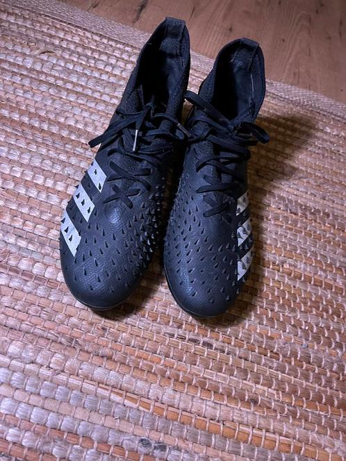 Adidas predator dragonskin, Sport en Fitness, Voetbal, Zo goed als nieuw, Schoenen, Maat S, Ophalen of Verzenden