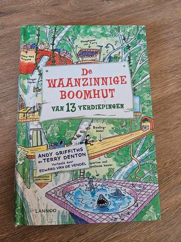 De waanzinnige boomhut van 13 verdiepingen beschikbaar voor biedingen