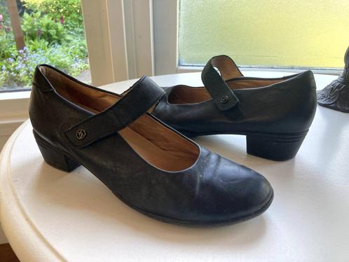 Zwarte leren damesschoenen maat 41 Hartjes, Kleding | Dames, Schoenen, Gedragen, Schoenen met lage hakken, Zwart, Ophalen of Verzenden