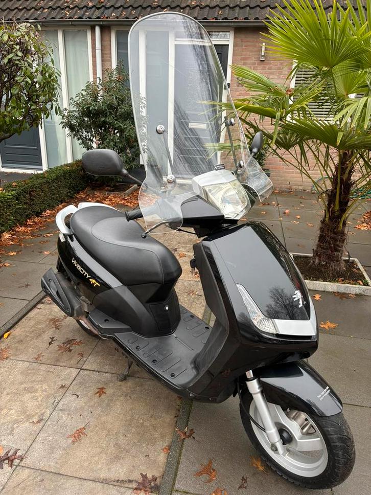 Peugeot vivacity 4t blauw kenteken scooter, Fietsen en Brommers, Snorfietsen en Snorscooters, Gebruikt, Peugeot, Benzine, Ophalen