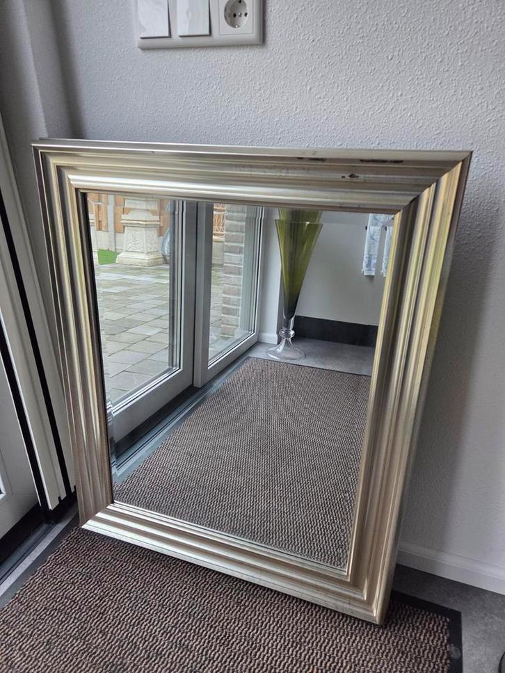 Grote gebruikte zilverkleurige spiegel, Huis en Inrichting, Woonaccessoires | Spiegels, Gebruikt, Minder dan 100 cm, Rechthoekig