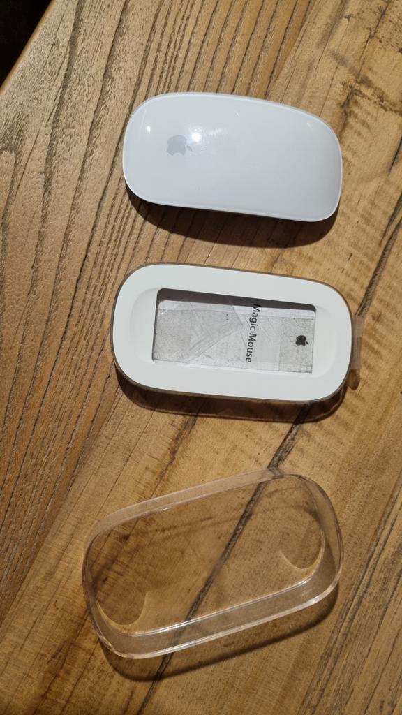 Apple Magic Mouse MB829Z/A - Draadloos, Computers en Software, Muizen, Gebruikt, Muis, Linkshandig, Rechtshandig, Draadloos, Ergonomisch