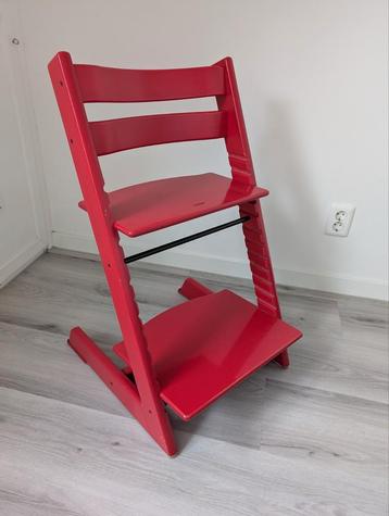 Stokke Tripp Trapp kinderstoel – Rood/Origineel/Verstelbaar beschikbaar voor biedingen