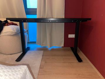 IKEA sta/zit tafel  beschikbaar voor biedingen