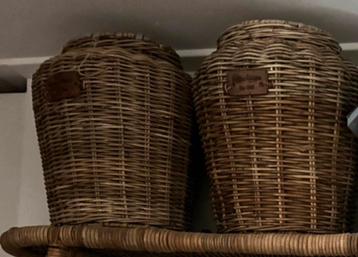 2 Riviera Maison rattan ginger potten beschikbaar voor biedingen