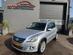 Volkswagen Tiguan 1.4 TSI Sport&Style R-LINE*Trekhaak*Stoelv, Voorwielaandrijving, Euro 5, Zwart, 4 cilinders