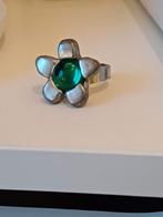 Vintage ring - bloemvorm - glas - aanpasbaar, Sieraden, Tassen en Uiterlijk, Ringen, Groen, 17 tot 18, Ophalen of Verzenden, Zo goed als nieuw