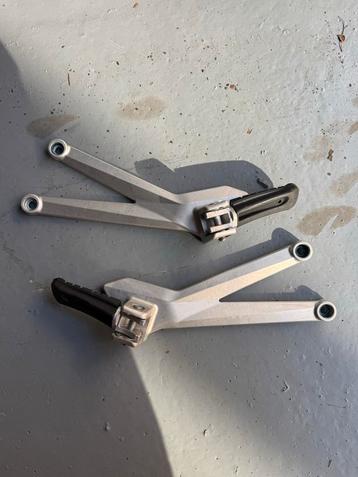 KTM 690/Husqvarna 701 Passagiers Voetsteunen beschikbaar voor biedingen