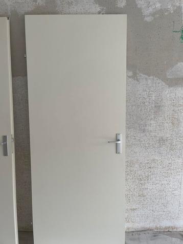 Binnendeur 93cm breed en 211,5 hoog opdek beschikbaar voor biedingen