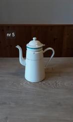 2 EMAILLE BEIGE KOFFIEPOTTEN., Ophalen of Verzenden