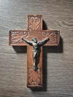 Antiek handgesneden kruisbeeld, Ophalen of Verzenden, Gebruikt, Overige typen, Christendom | Katholiek