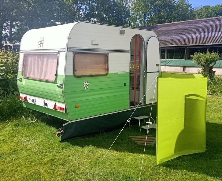 Retro Caravan - Merk Chateau., Caravans en Kamperen, Caravans, Particulier, tot en met 3, 500 - 750 kg, Overige, Chateau, Omvormbare zithoek