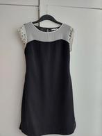 Zwarte jurk met witte tule en parels details maat M / L, Kleding | Dames, Jurken, Maat 38/40 (M), Verzenden, Zwart, Zo goed als nieuw