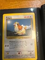 Pidgey 57/102, Hobby en Vrije tijd, Verzamelkaartspellen | Pokémon, Ophalen of Verzenden, Zo goed als nieuw, Losse kaart