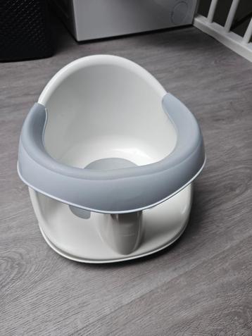 Badzitje voor baby beschikbaar voor biedingen