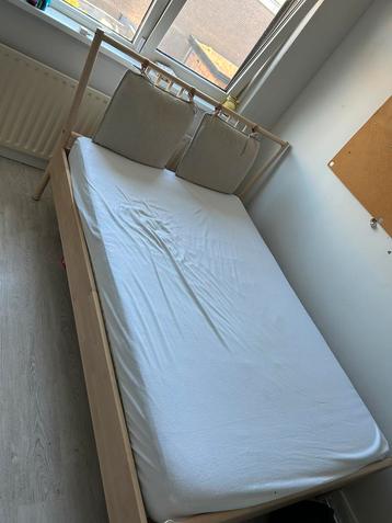 Mooie twijfelaar inclusief matras en lattenbodem