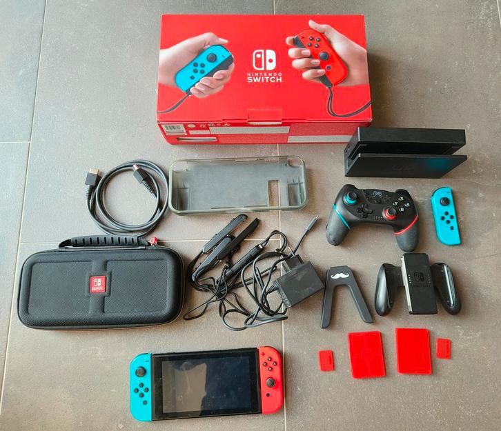 Nintendo Switch met Extra Controller, Spelcomputers en Games, Spelcomputers | Nintendo Switch, Gebruikt, Switch Original, Met 2 controllers