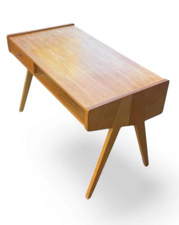 Helmut Magg Bureau in Berkenhout beschikbaar voor biedingen