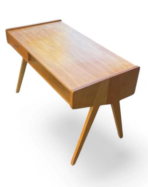 Helmut Magg Bureau in Berkenhout, Huis en Inrichting, Bureaus, Gebruikt, Bureau, Ophalen
