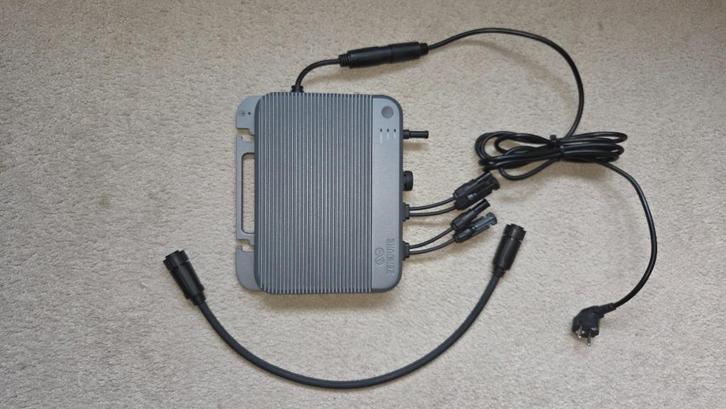 Zendure SF800 en twee Philips Steca omvormers, Doe-het-zelf en Verbouw, Zonnepanelen en Toebehoren, Gebruikt, Overige typen, 200 wattpiek of meer