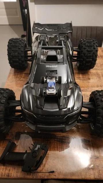 Traxxas XRT in topstaat met upgrades.!  beschikbaar voor biedingen