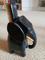 houten kledingborstelhouder olifant met borstel, Ophalen