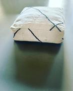 Poef- Beni Ourain met zwarte strepen, Ophalen of Verzenden, Nieuw, Beige, Vierkant