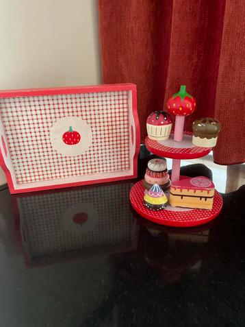 Speelgoed Taartplateau met Taartjes beschikbaar voor biedingen