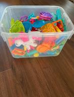 Bak vol met Play doh vormen/accessoires/gereedschap excl bak, Ophalen of Verzenden, Zo goed als nieuw, Jongen of Meisje