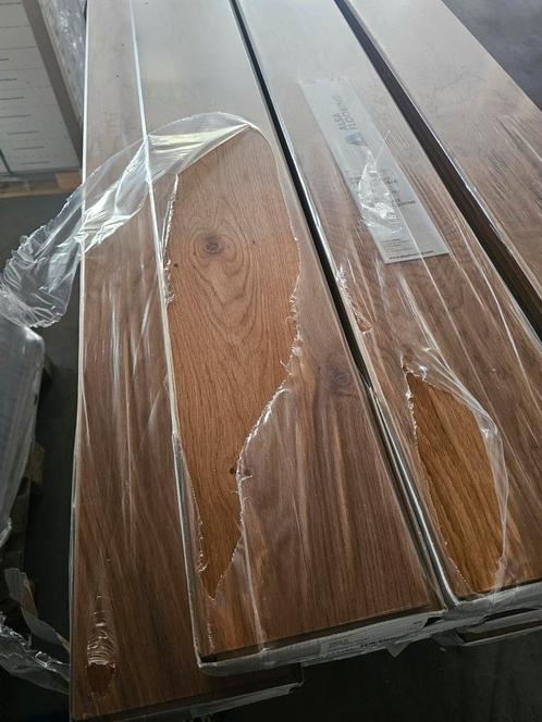 34m² | LAMEL KLIK PARKET  (11mm ) Naturel Vernist (Almere), Huis en Inrichting, Stoffering | Vloerbedekking, Nieuw, Parket, Bruin