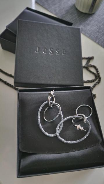 Exclusieve oorbellen van Jesse Juwelier Amsterdam beschikbaar voor biedingen