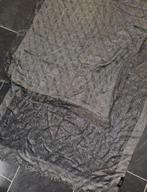 Guess sjaal grijs, Gucci, Ophalen of Verzenden, Zo goed als nieuw, Sjaal